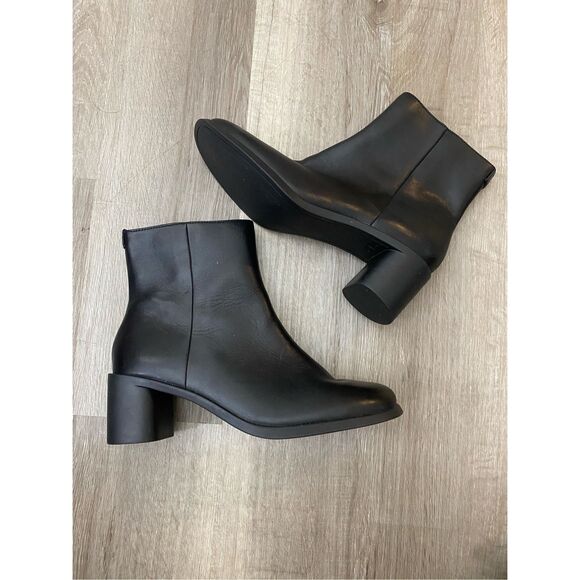 Camper NWOT* Meda Black Leather Boots, Size EU 39 / US 9, MSRP $238 - Picture 6 of 12